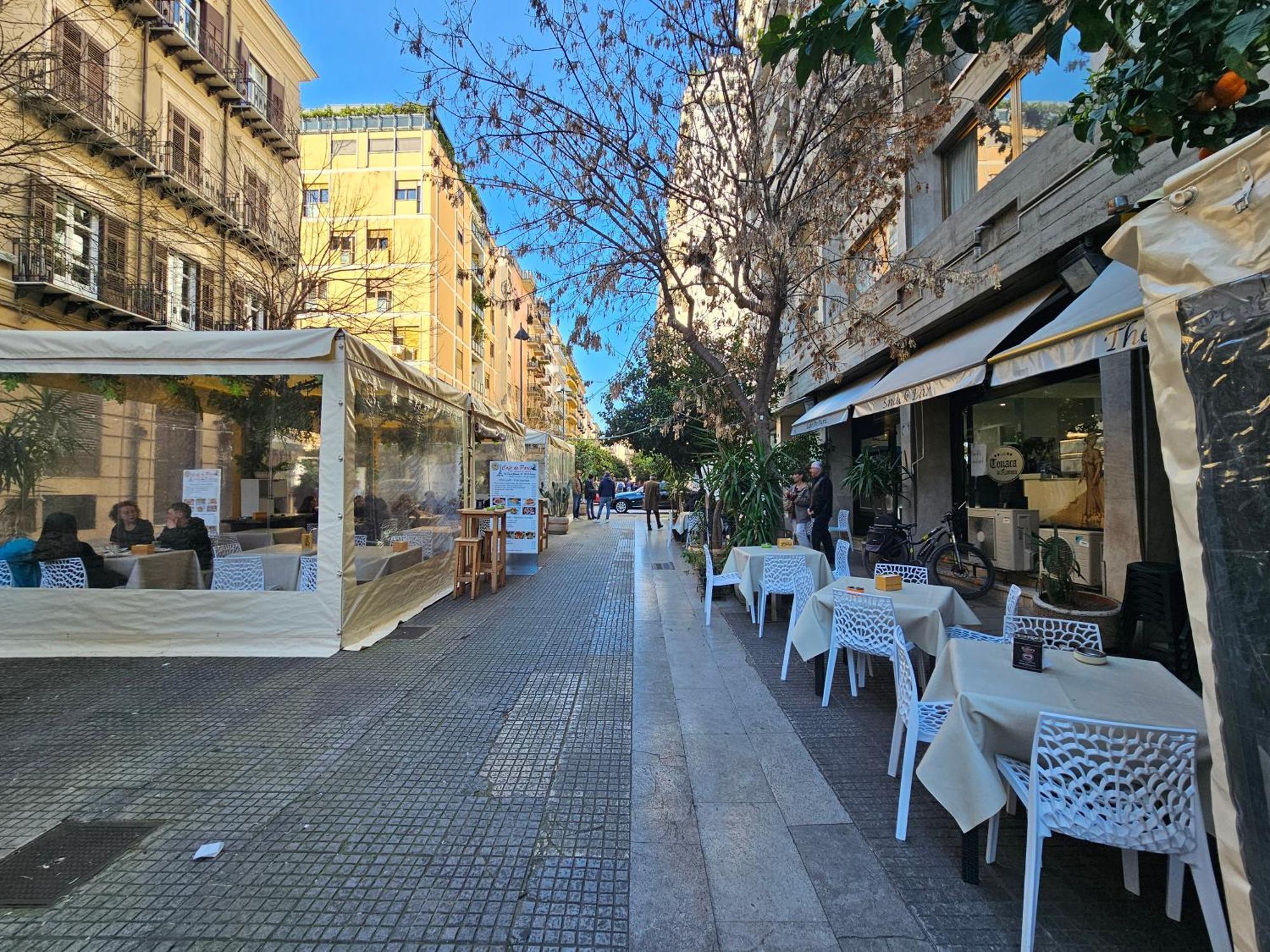 Апартаменти Palermo Belmonte Florio Екстер'єр фото